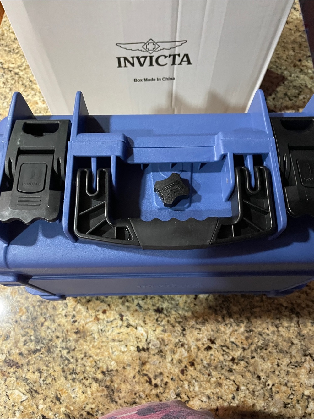 Invicta 8 Slot Blue Eagle & Flag Dive Case - Picture 3 of 4